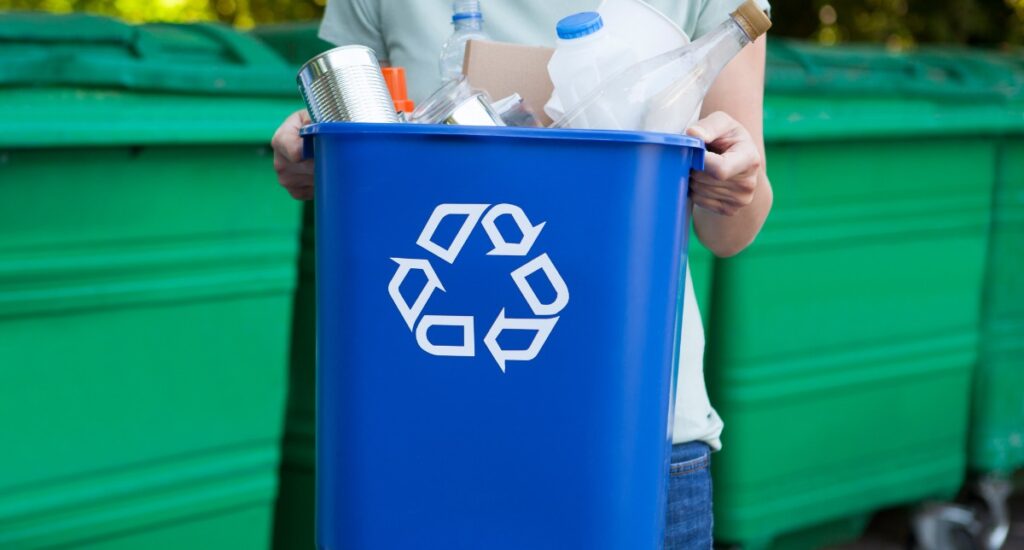 Future scenarios of global plastic waste generation and disposal